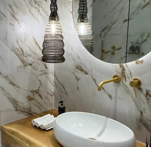 Venus With Hot Tub Nyaraló