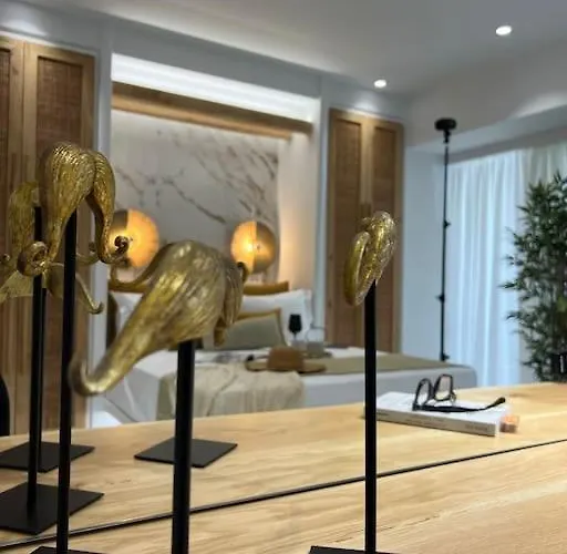 Venus With Hot Tub *