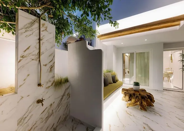 Venus With Hot Tub Ájosz Prokópiosz